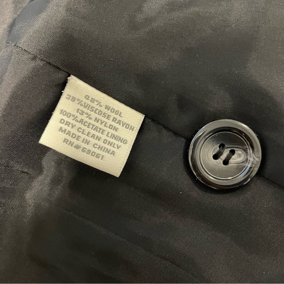 Women’s Wool Blend Jacket Five Button Front Two Waist Pockets Gently Worn - Picture 4 of 11